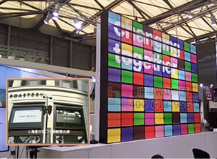 洪海展示機(jī)甲戶外廣告的優(yōu)勢(shì)！
